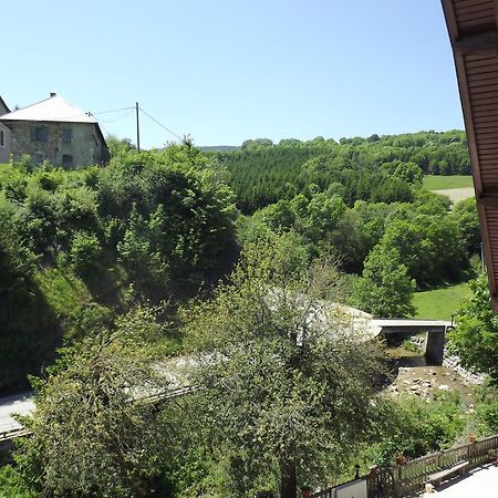 Bar Hotel Restaurant Le Margeriaz Les Deserts  Exterior photo